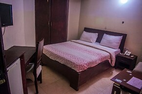 Peerage Retreat and Resort