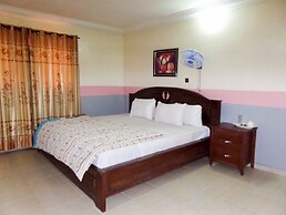 Royal Park Hotel & Suites