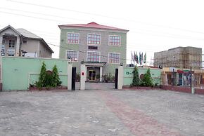 Royal Park Hotel & Suites