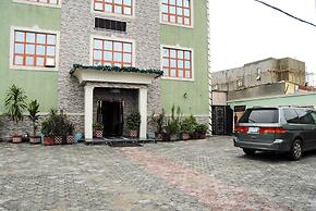 Royal Park Hotel & Suites