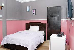 Royal Park Hotel & Suites