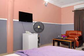 Royal Park Hotel & Suites