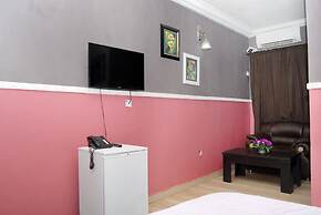 Royal Park Hotel & Suites