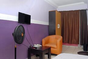 Royal Park Hotel & Suites