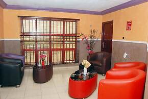 Royal Park Hotel & Suites