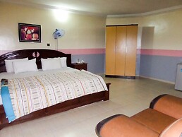 Royal Park Hotel & Suites