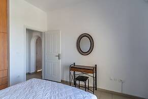 Ampelos Executive Houses