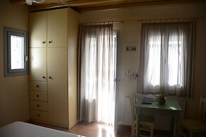 Kaminaki Amorgos Studios & Apartments