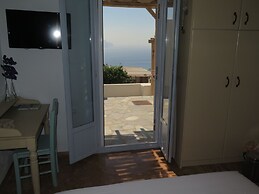 Kaminaki Amorgos Studios & Apartments