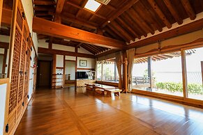 Hanok Hotel Odongjae