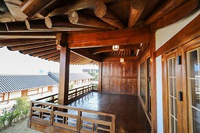 Hanok Hotel Odongjae