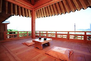 Hanok Hotel Odongjae