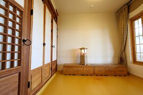 Hanok Hotel Odongjae