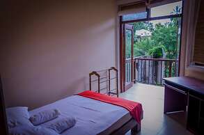 Lake Reach Residence