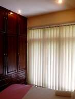 Lake Reach Residence