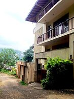 Lake Reach Residence