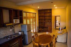 Lake Reach Residence