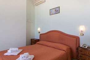 Mayflower Beach Hotel