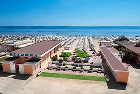 Mayflower Beach Hotel