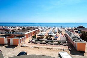 Mayflower Beach Hotel