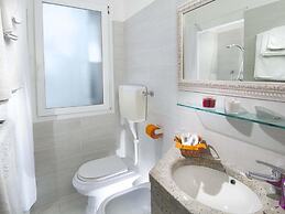 Mayflower Beach Hotel