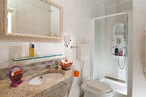 Mayflower Beach Hotel