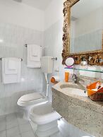 Mayflower Beach Hotel