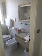 Mayflower Beach Hotel