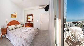 Mayflower Beach Hotel