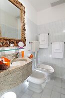 Mayflower Beach Hotel