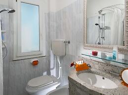 Mayflower Beach Hotel