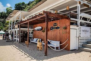 Madeiro Beach Hotel And Resort