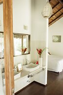 Madeiro Beach Hotel And Resort