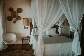 Madeiro Beach Hotel And Resort