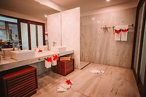 Madeiro Beach Hotel And Resort