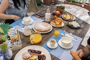 Iris Bed and Breakfast