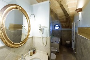 Kelina Charme Hotel by Cantine Due Palme