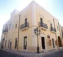 Kelina Charme Hotel by Cantine Due Palme