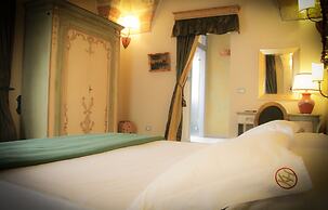 Kelina Charme Hotel by Cantine Due Palme