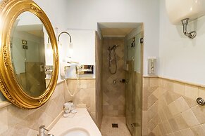 Kelina Charme Hotel by Cantine Due Palme