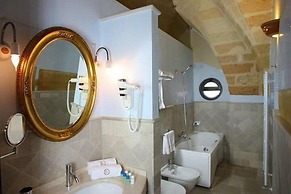 Kelina Charme Hotel by Cantine Due Palme