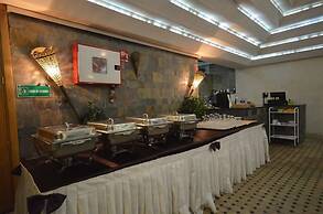 Hotel Pyramides