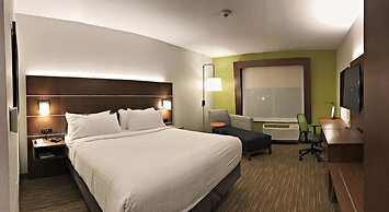 Holiday Inn Express & Suites Sterling by IHG