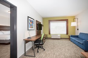 Holiday Inn Express & Suites Sterling by IHG