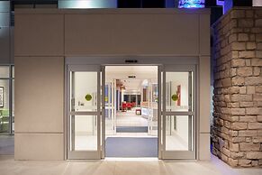 Holiday Inn Express & Suites Sterling by IHG