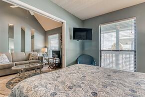 The Cove 217a 1 Bedroom Condo by RedAwning