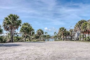 The Cove 217a 1 Bedroom Condo by RedAwning