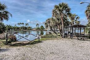 The Cove 217a 1 Bedroom Condo by RedAwning