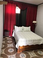 Hollywood Paradise Hotel