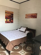 Hollywood Paradise Hotel